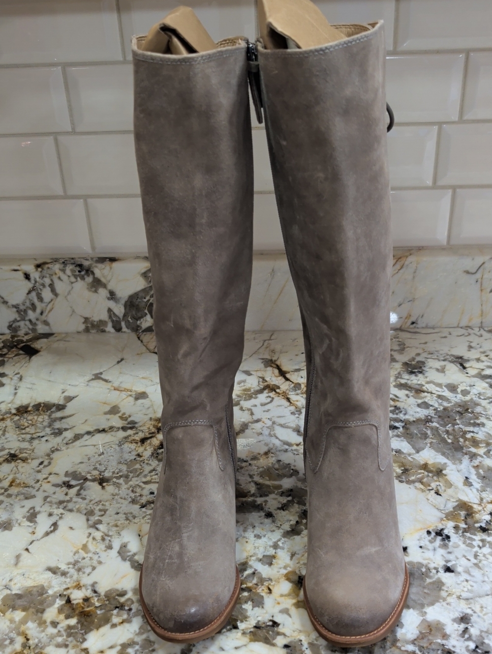 Women's SOFFT Sharnell Heeled Boots Cashmere Gray Suede Size 7M